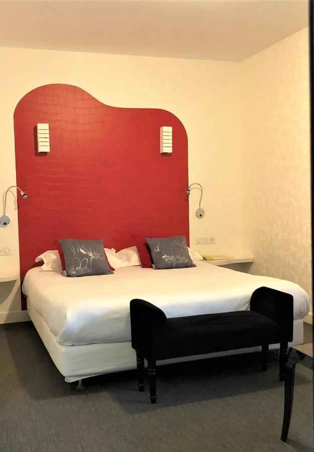 Auv'Hotel Mauriac  Eksteriør billede