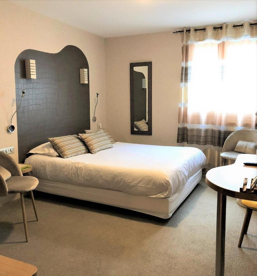 Auv'Hotel Mauriac  Eksteriør billede