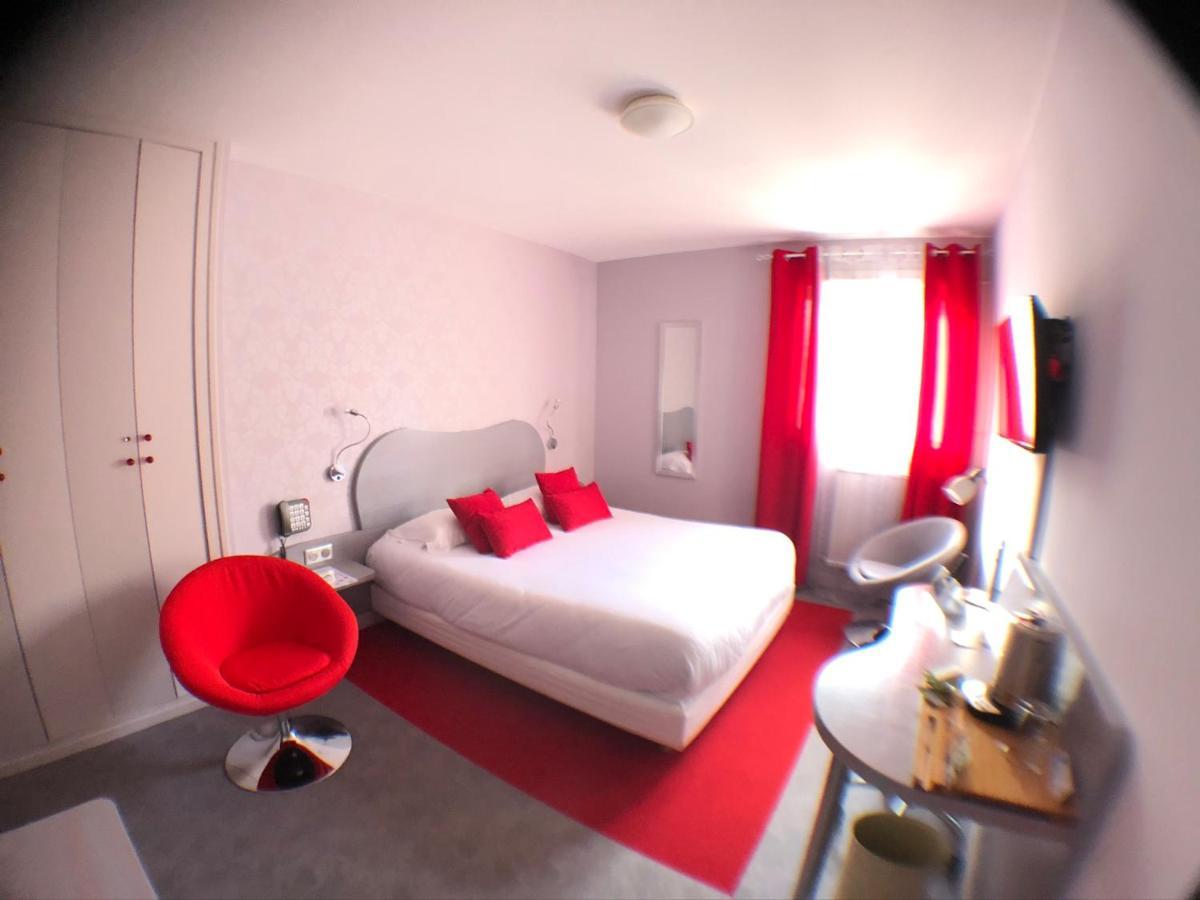 Auv'Hotel Mauriac  Eksteriør billede